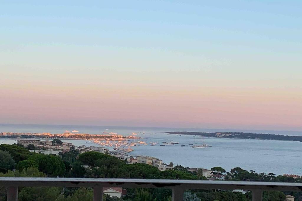 Cannes, Vue Triples Exposition Appartement Cannes