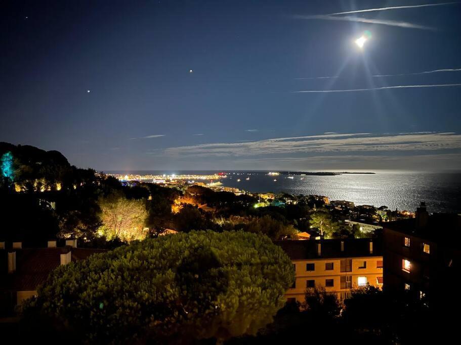 Cannes, Vue Triples Exposition *